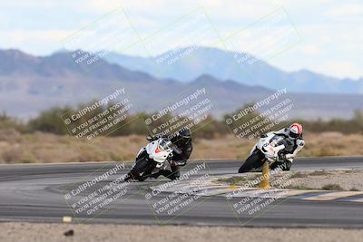 media/Nov-16-2025-Race Pace (Sun) [[8c5fa54630]]/Non Verified Riders (1st 20 Minutes)/5-Turn 15 (110pm)/